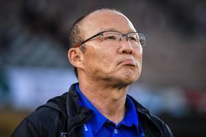 早报:12强赛国足vs越南明晨一点打响!