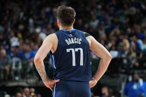 杰伦-罗斯：新赛季东契奇将得到场均三双 并赢得MVP
