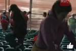 ?与南京队比赛结束后，无锡球迷离场前清理现场不留一片垃圾